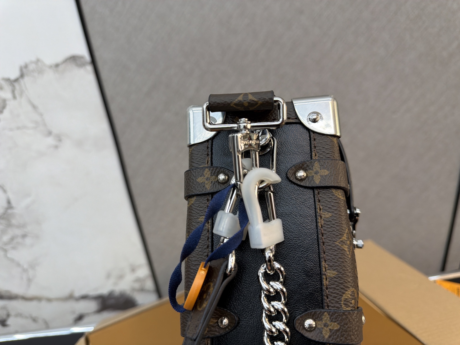 Louis Vuitton Monogram Canvas & Black Leather Chain Shoulder Bag (Unisex Edition)