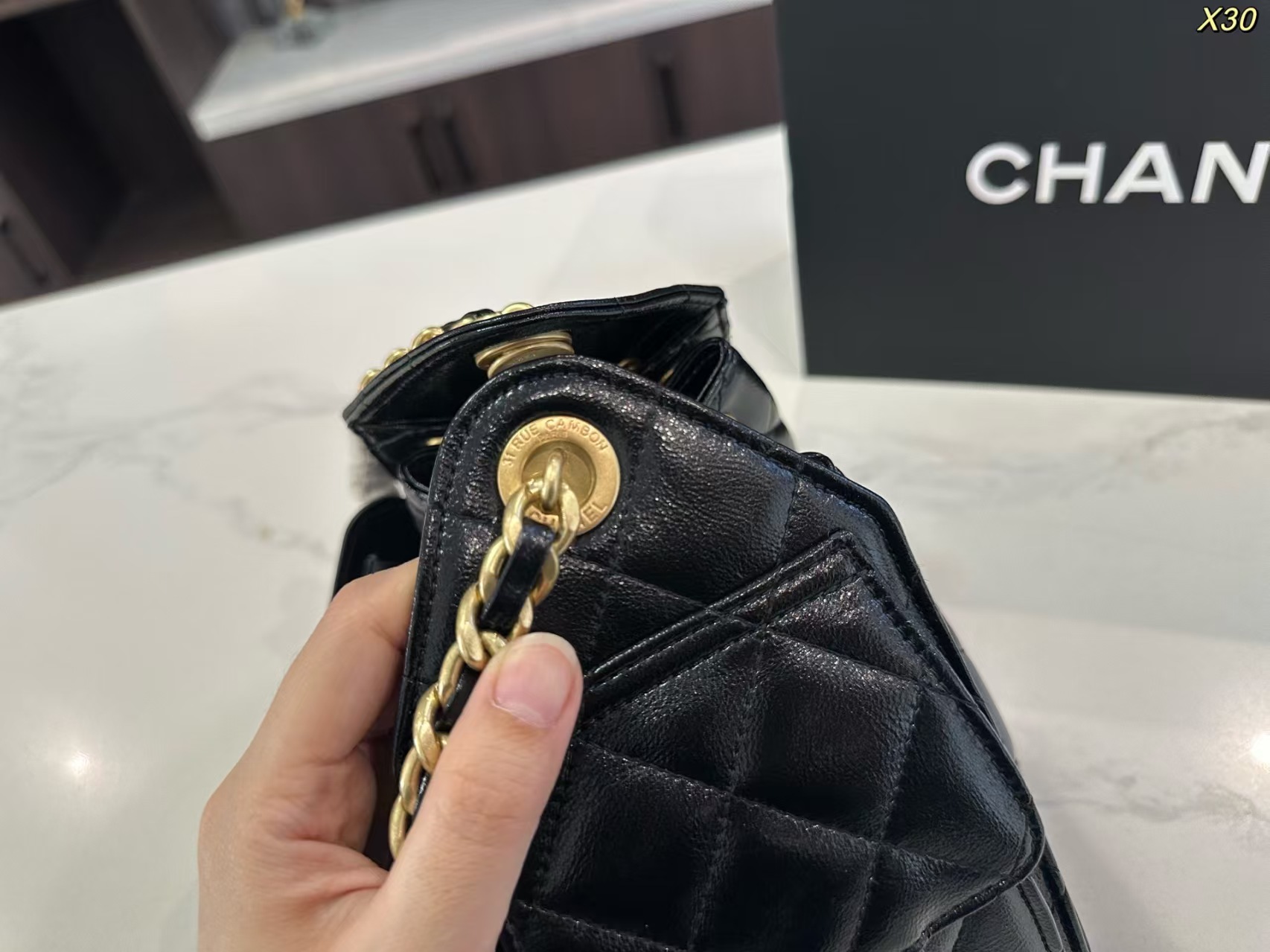 Chanel 25 Bag Hobo Shoulder Bag in Black Calfskin with Gold Hardware (22x15cm)
