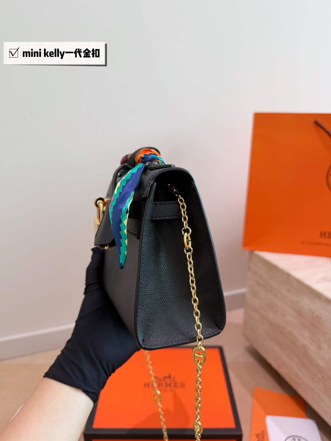 Chic Kelly-Style Pochette 20cm Epsom-Textured Leather Handbag with Silk Scarf & Gold Hardware