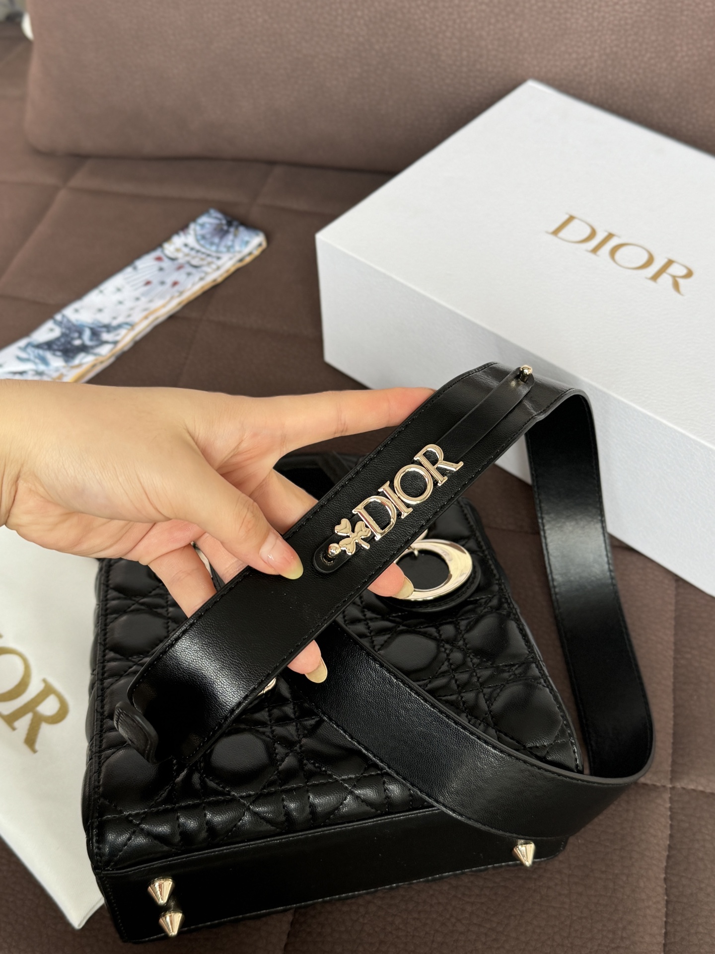 Chic Bow-Embellished Cannage Quilted Top Handle Bag with Chain Strap & Foldable Box