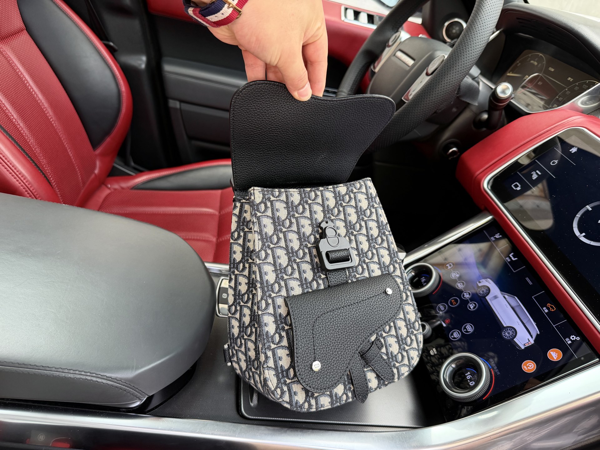 Chic Gallop-Style Oblique Jacquard Canvas & Leather Crossbody Bag with Foldable Gift Box
