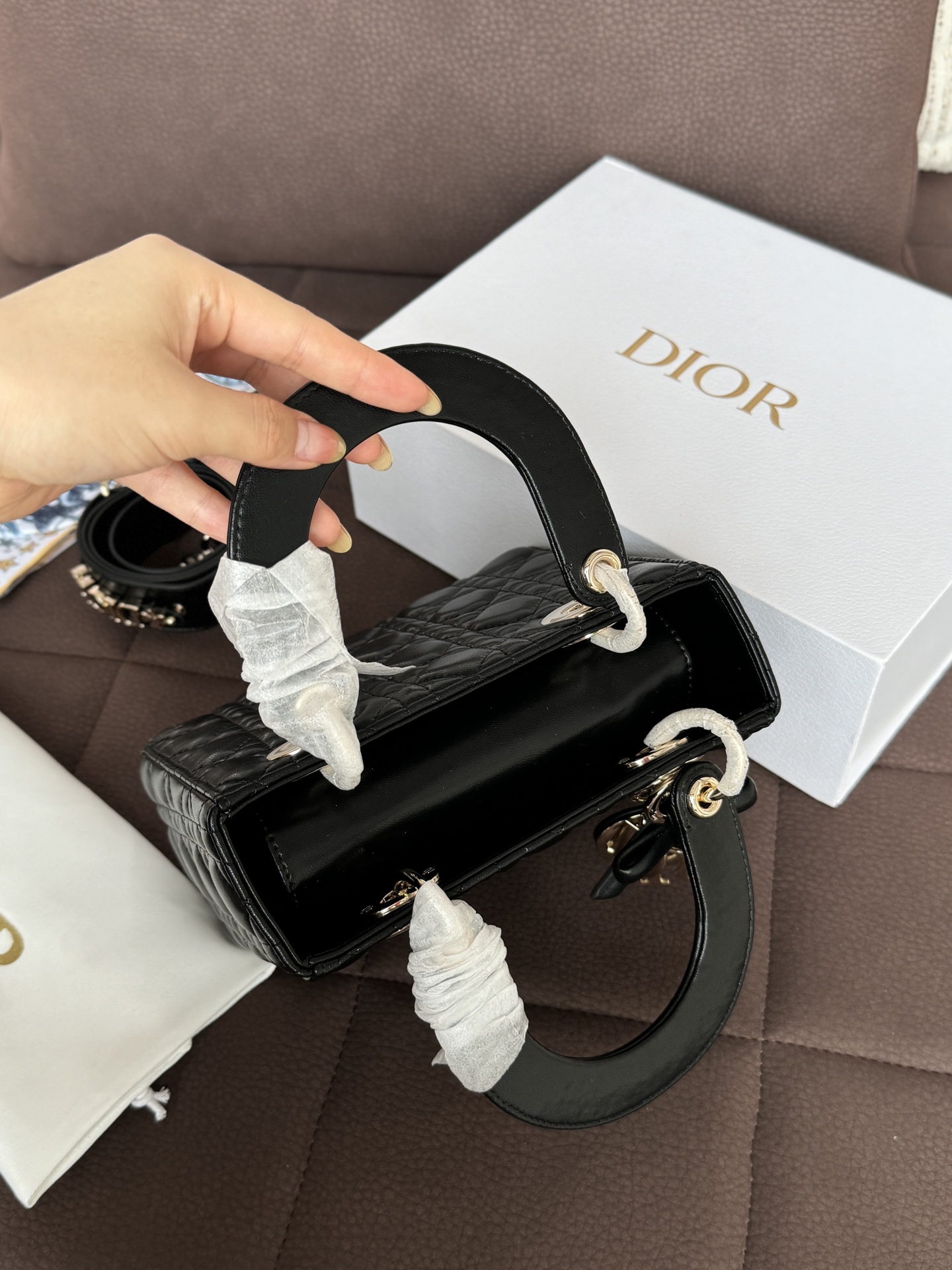 Chic Bow-Embellished Cannage Quilted Leather Top Handle Bag with Chain Strap & Foldable Box