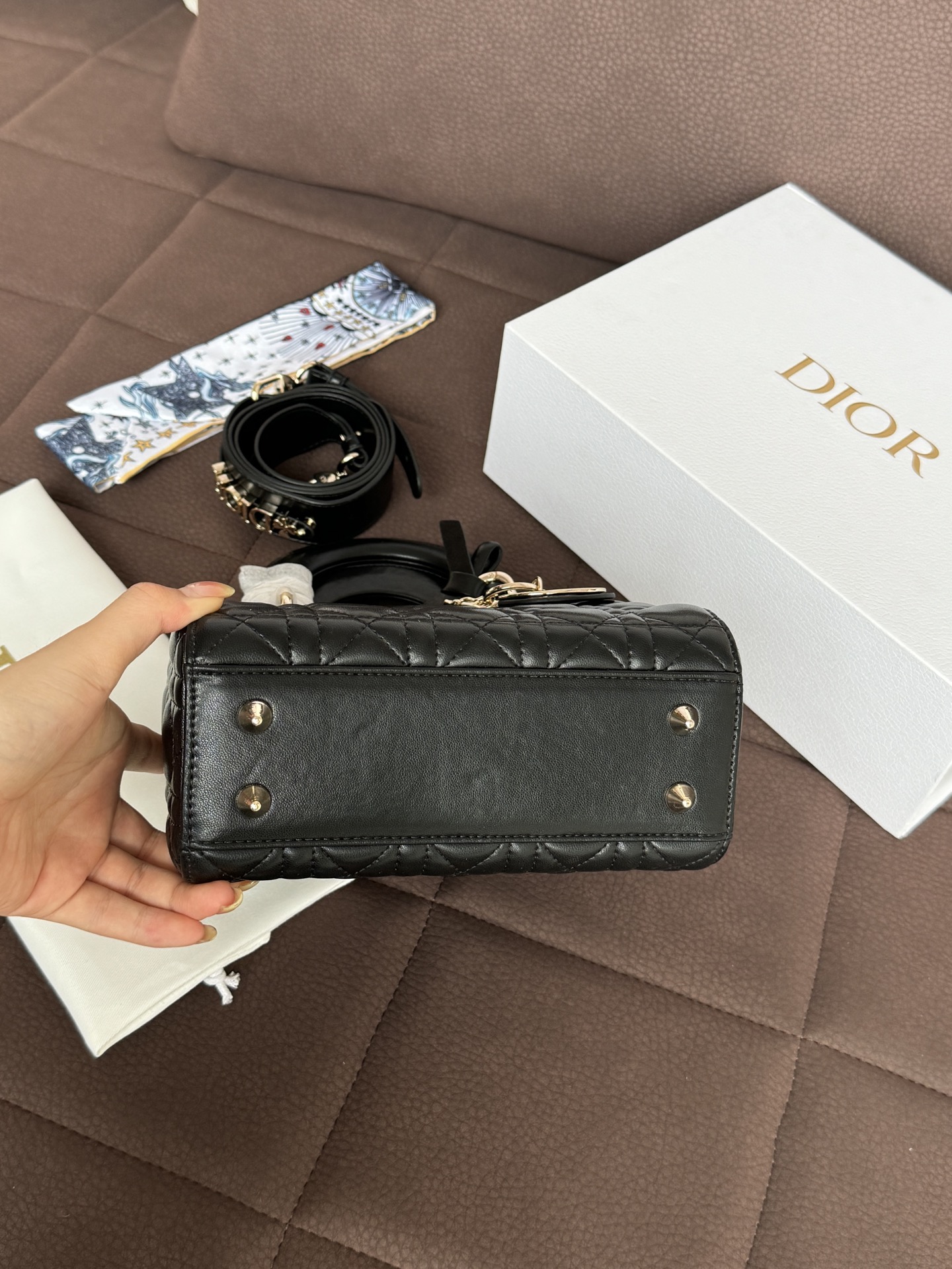 Chic Bow-Embellished Cannage Quilted Leather Top Handle Bag with Chain Strap & Foldable Box