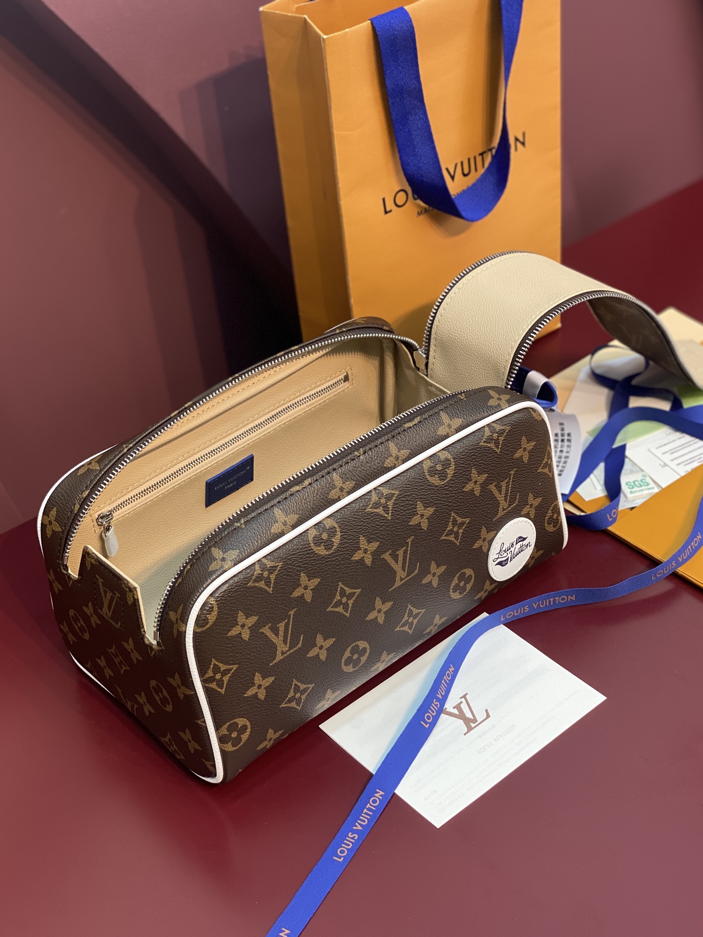 Louis Vuitton LV Golf Dopp Kit in Monogram Canvas with Blue Trim (28x15x16.5cm)