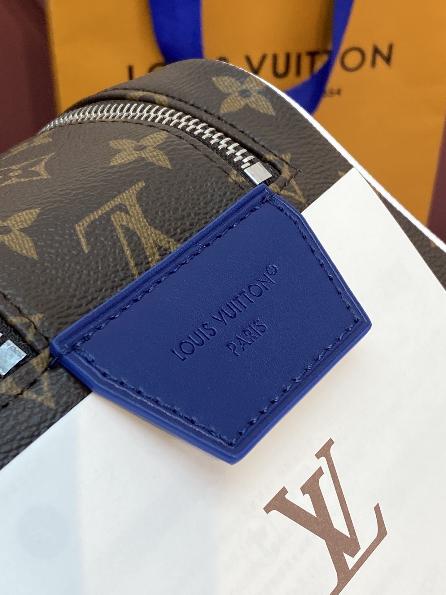 Louis Vuitton LV Golf Dopp Kit in Monogram Canvas with Blue Trim (28x15x16.5cm)