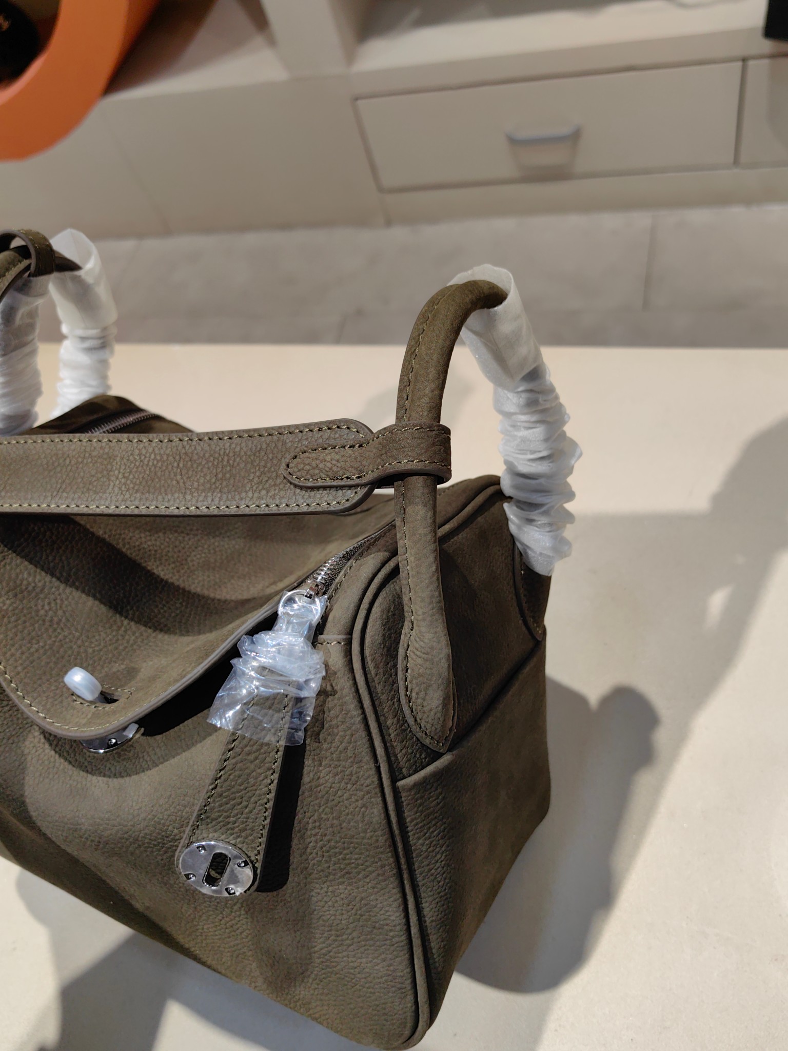 Hermès Lindy 26 in Suede Leather (Deep Olive/Chocolate) with Palladium Hardware